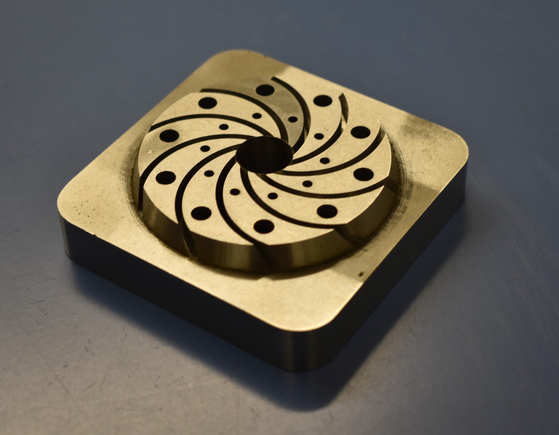 Precision CNC Machining KK Mold Design and Machining